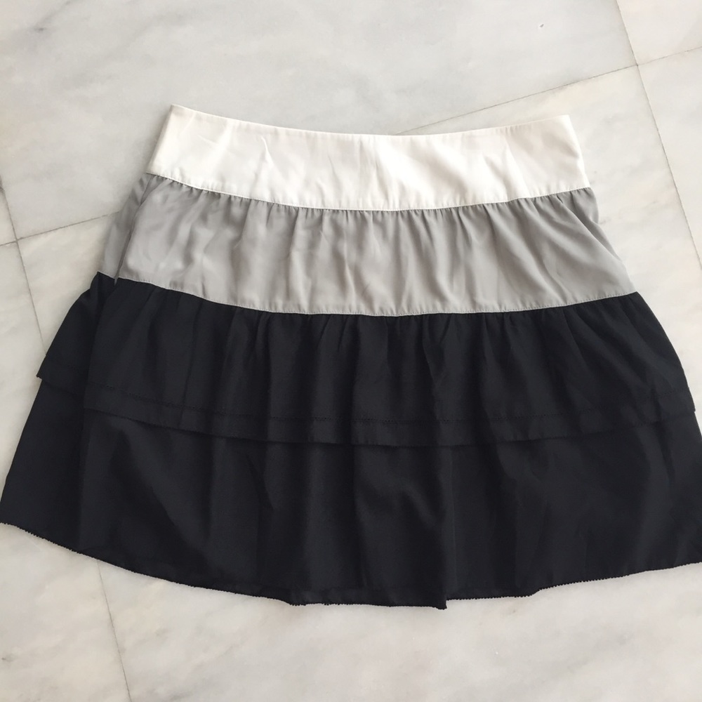 Banana Republic sateen grey, black and white skirt